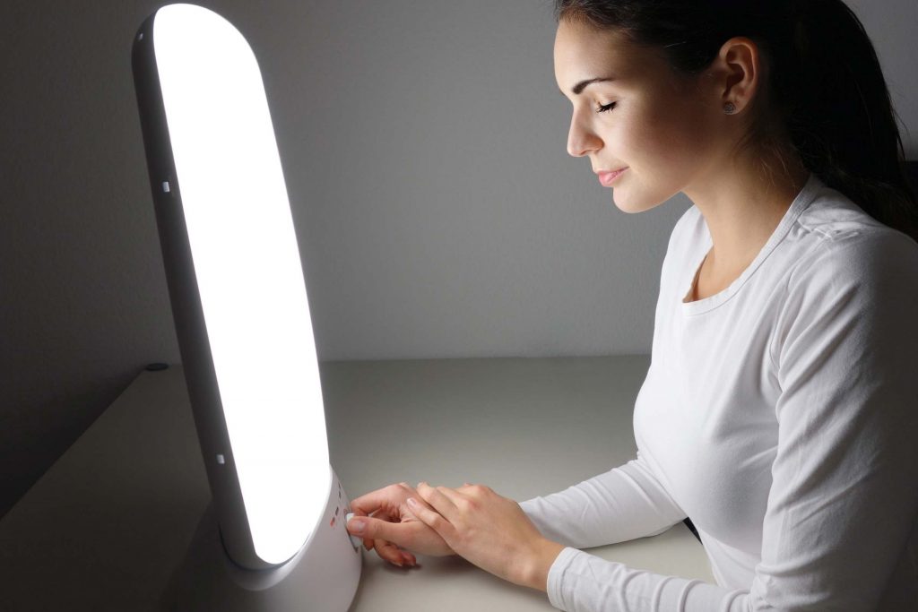 How to Use a Light Therapy Lamp
