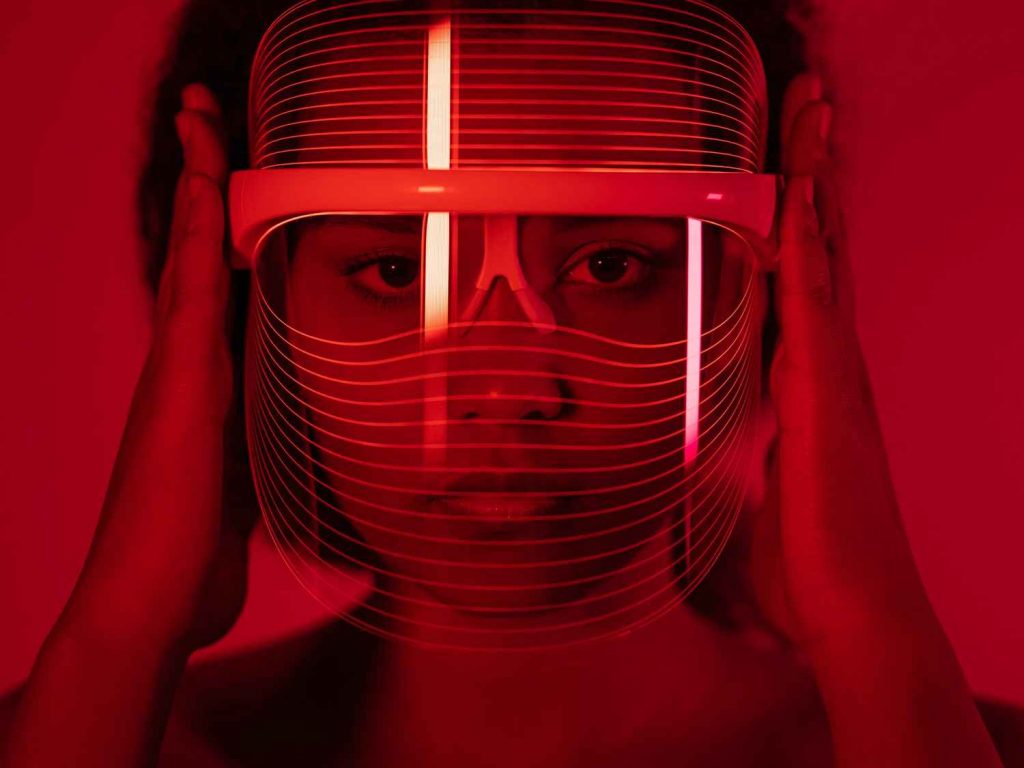 Best Time to Use Red Light Therapy on Face