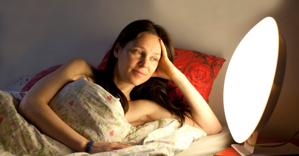 How to Use Light Therapy Lamp for Insomnia