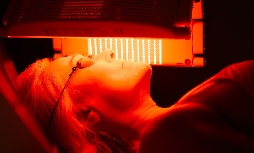 How to Use Red Light Therapy for Headache