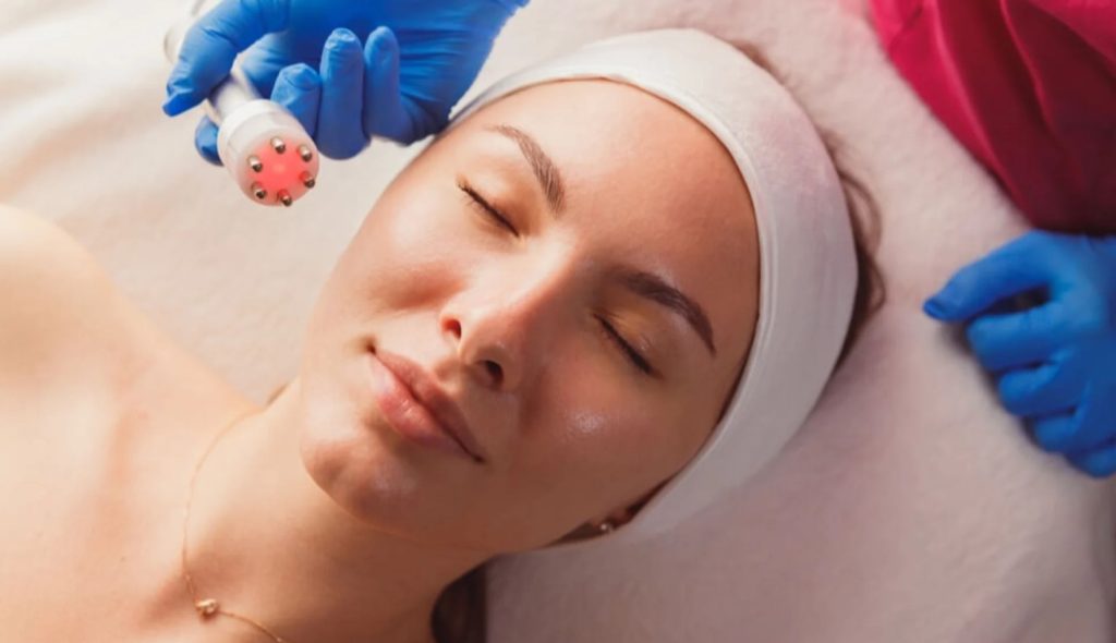 What Should I Put On My Face Before Red Light Therapy?